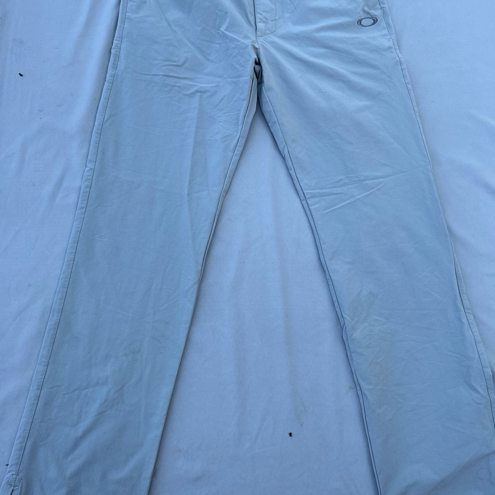Oakley Men’s Pants 32W x 34L Light Gray Casual Golf Chino Style Embroidered Logo